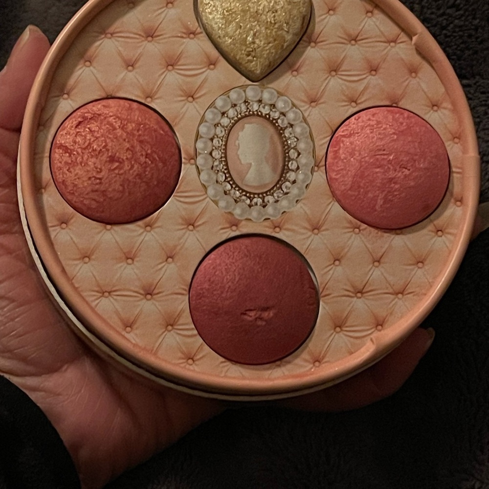 BRIDGERTON Luxurious Vintage-Inspired Blush Highlighter Palette wGold Pink Hues~